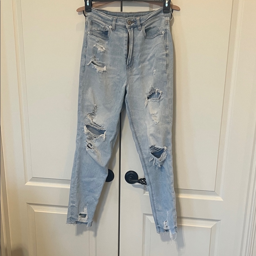 American Eagle Distressed Light Blue Women's Jeans